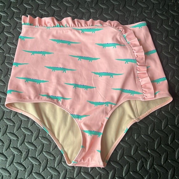 Bundle of kortni jeane swim bottoms - Picture 8 of 11